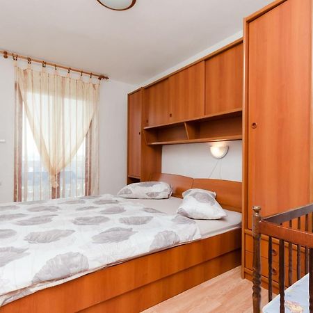 Apartments Albina 로파르 외부 사진