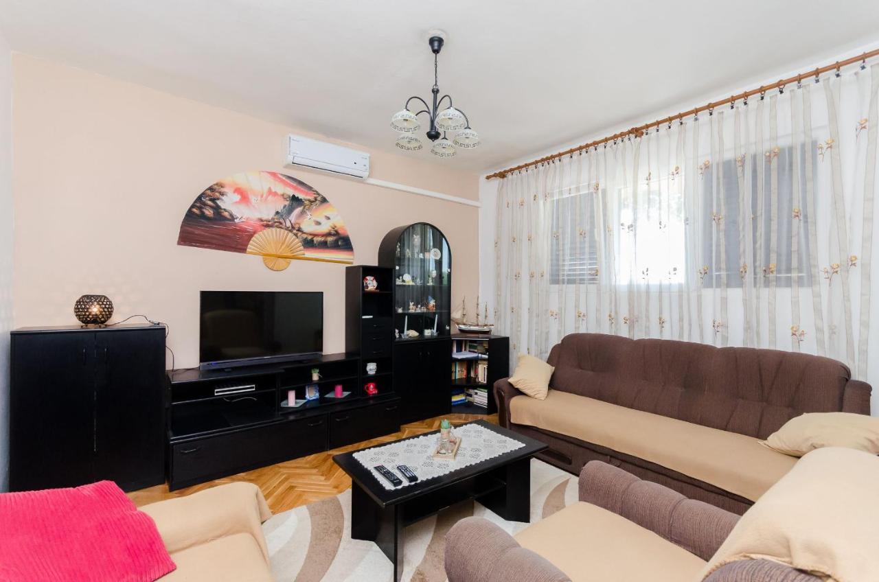 Apartments Albina 로파르 외부 사진
