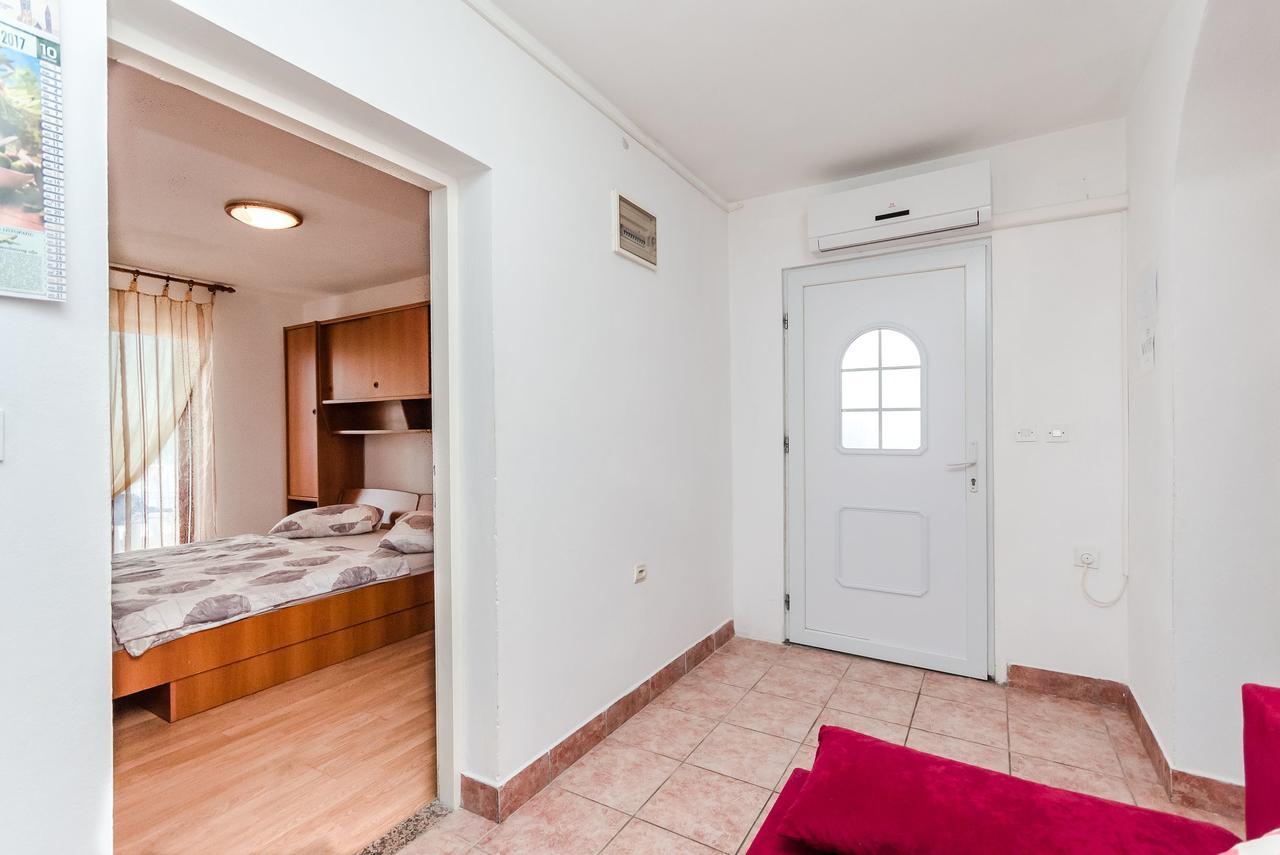 Apartments Albina 로파르 외부 사진