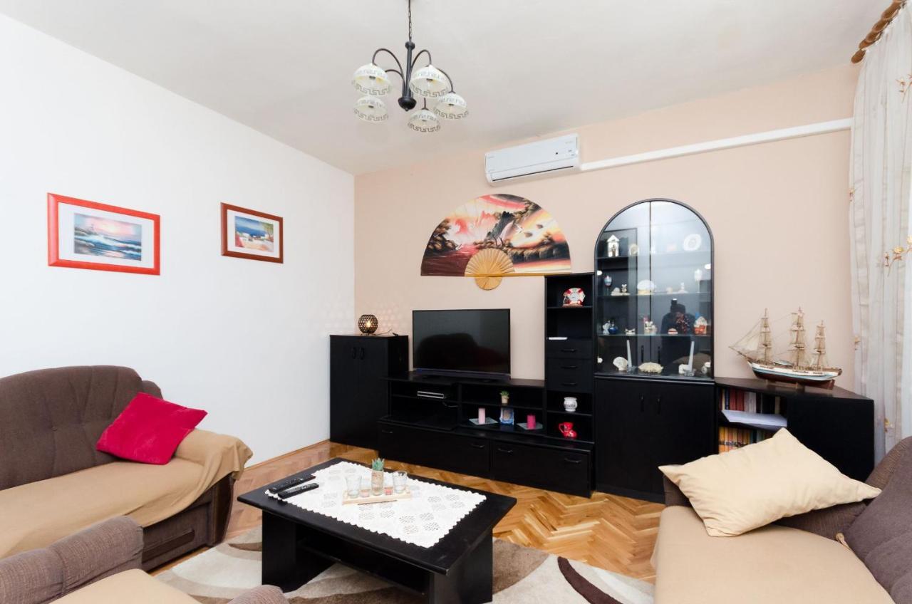Apartments Albina 로파르 외부 사진